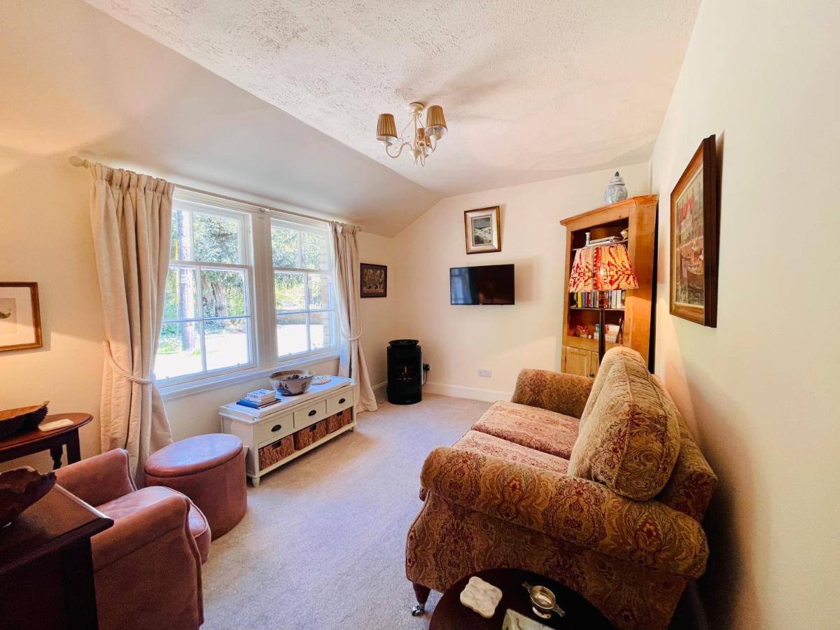 Carnell Country Estate & Holiday Cottages In Ayrshire Hurlford Extérieur photo
