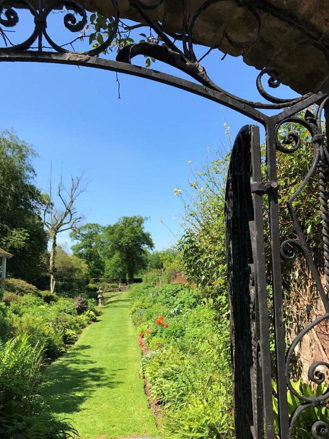 Carnell Country Estate & Holiday Cottages In Ayrshire Hurlford Extérieur photo